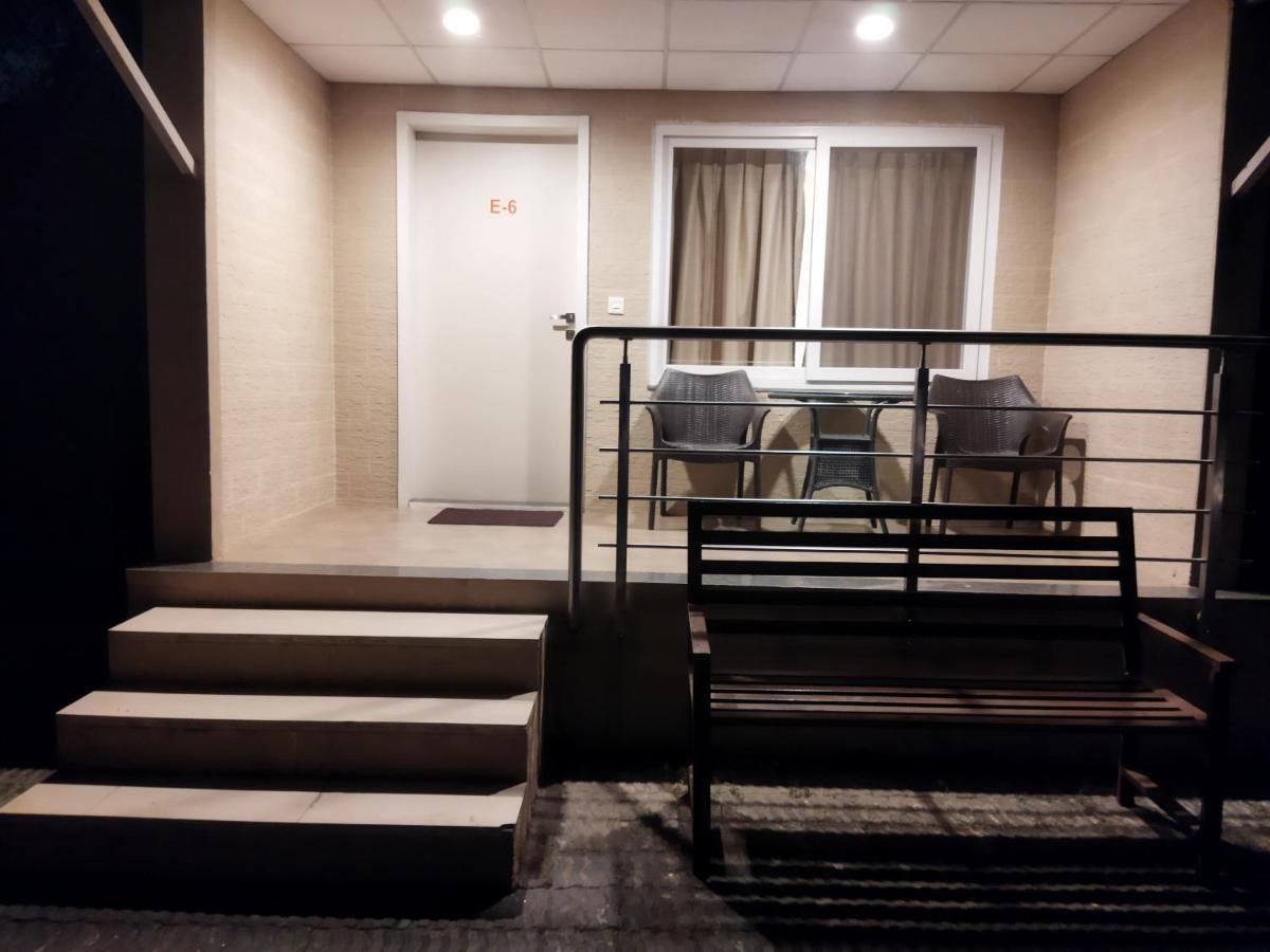 Savana Lake Resort Nashik Esterno foto