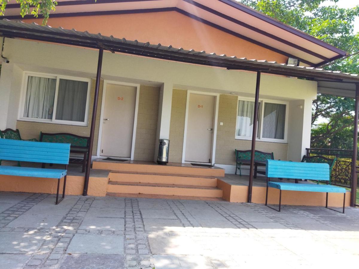 Savana Lake Resort Nashik Esterno foto
