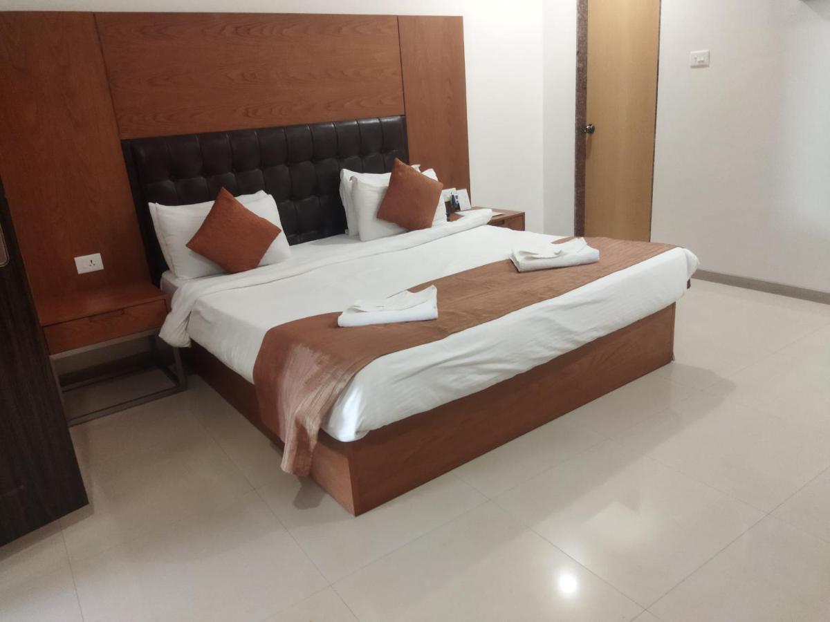 Savana Lake Resort Nashik Esterno foto