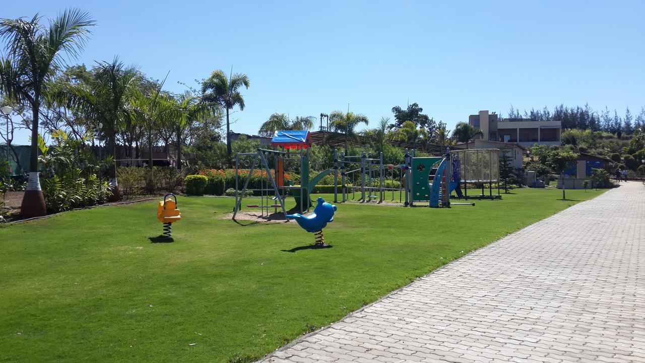 Savana Lake Resort Nashik Esterno foto