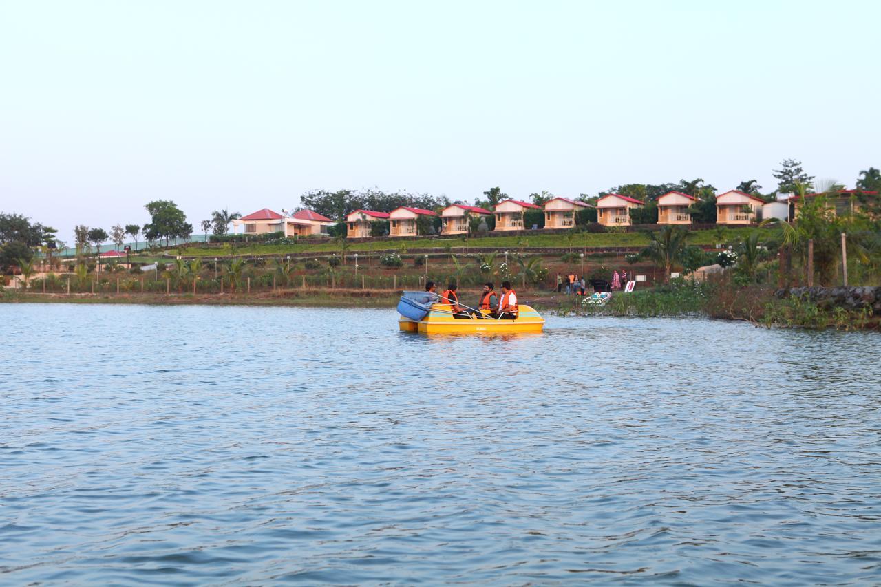 Savana Lake Resort Nashik Esterno foto
