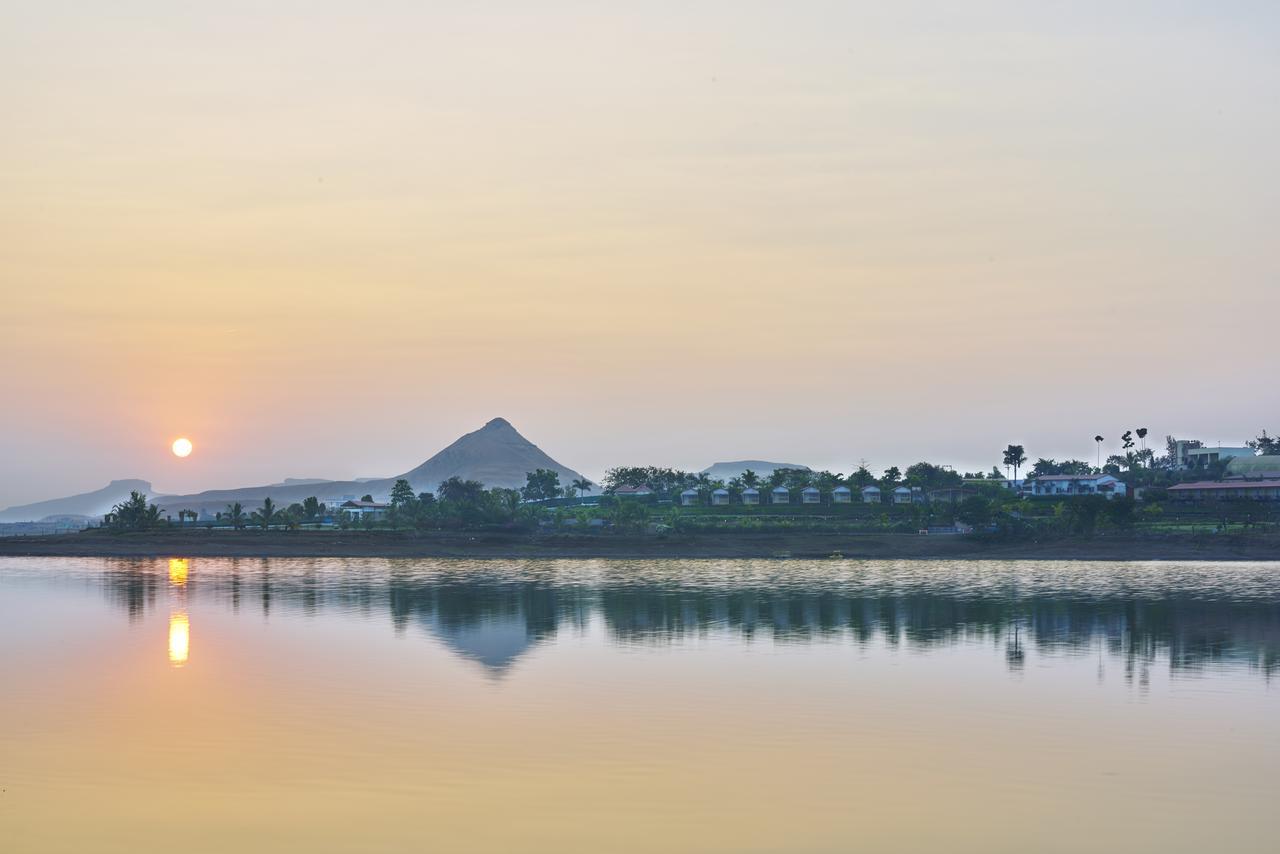 Savana Lake Resort Nashik Esterno foto