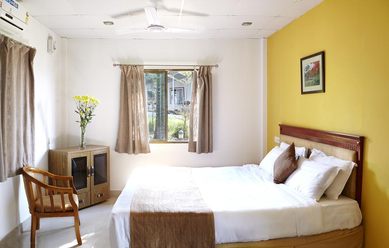 Savana Lake Resort Nashik Esterno foto