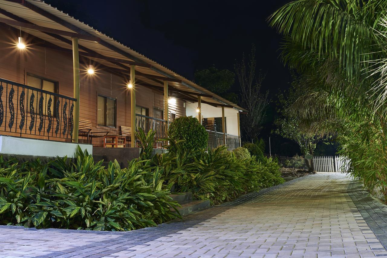 Savana Lake Resort Nashik Esterno foto